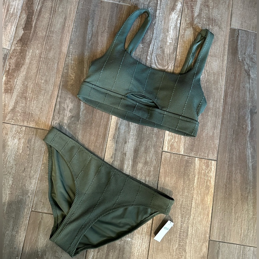 NWT Aerie Crinkle Cut Out Green Bikini Medium